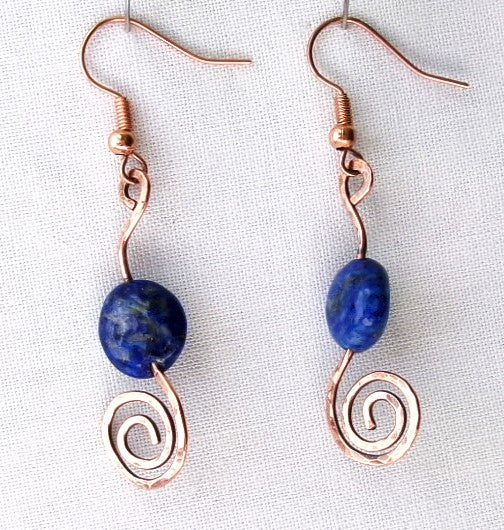 Lapis lazuli coin shaped bead copper wire earrings with hammered spiral
