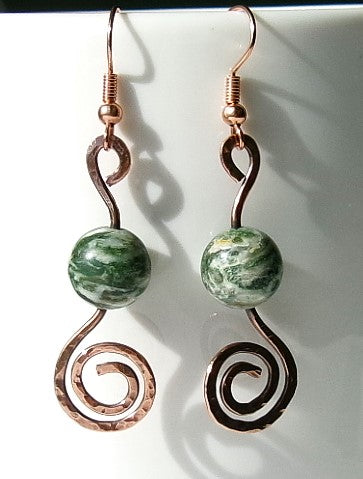 Tree agate bead copper wire earrings with hammered spiral